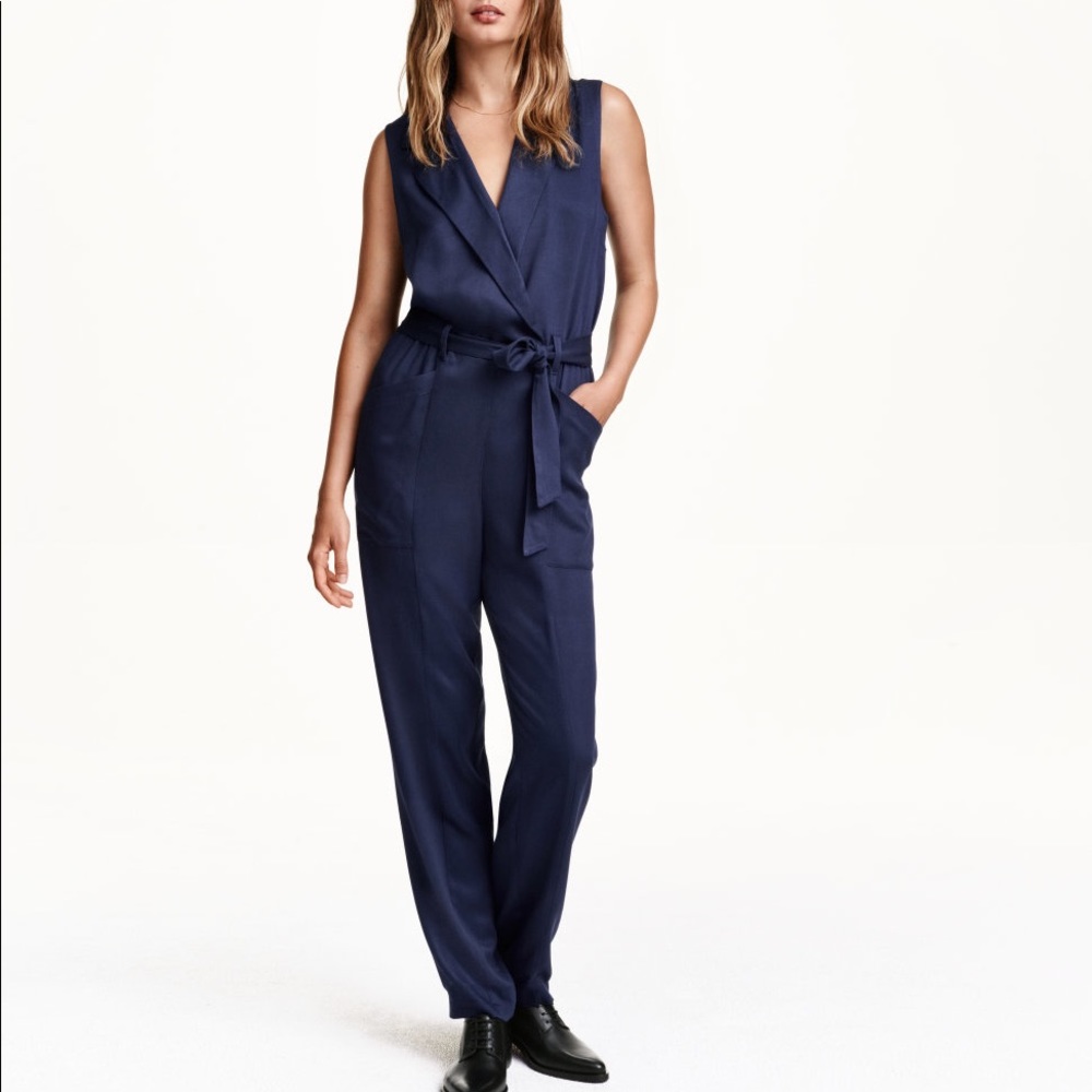 H&M Navy Blue Sleeveless Pocket Jumpsuit Size 12